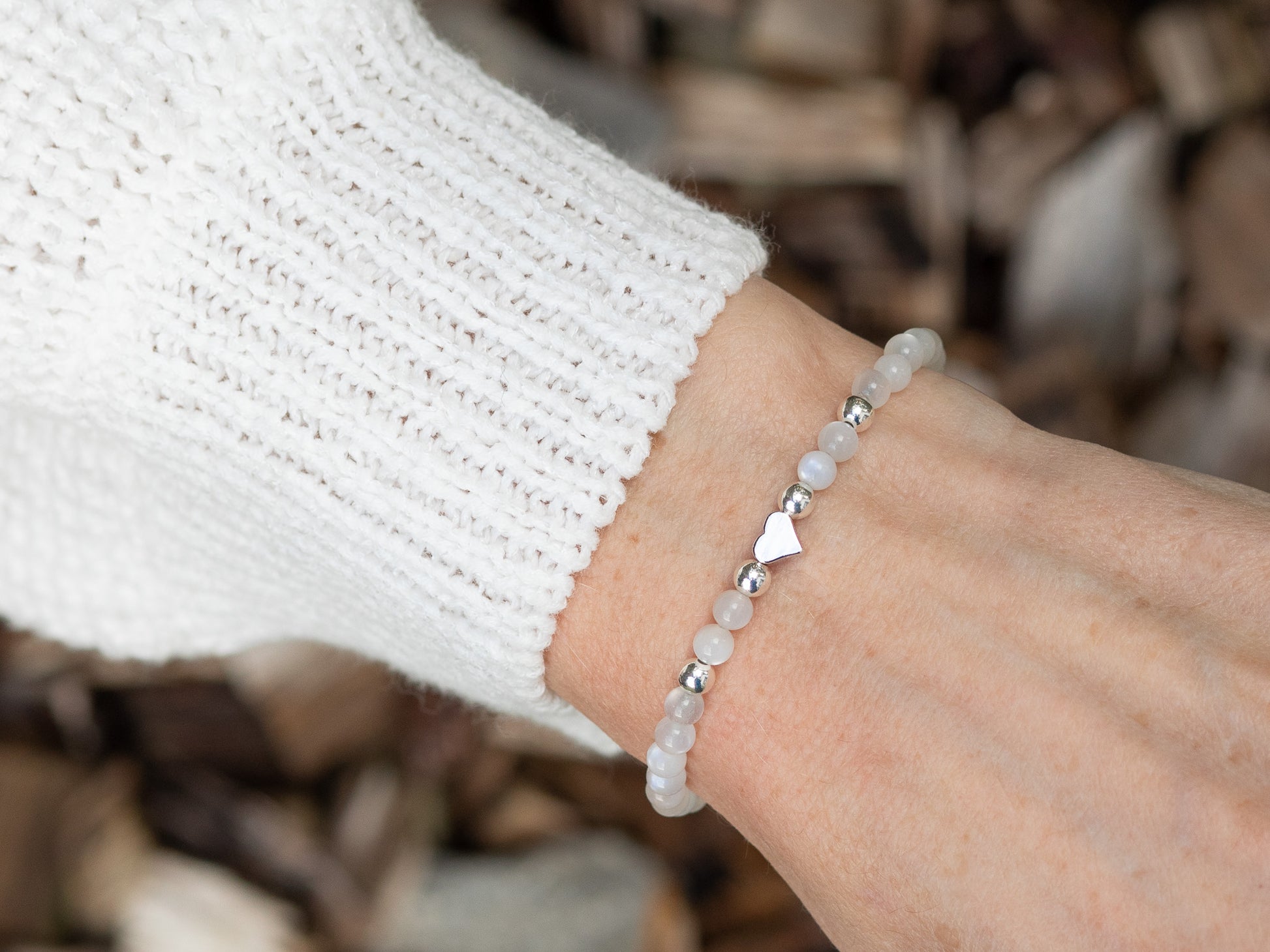 Bracelet Anaïs en pierre de lune blanche, éléments en argent